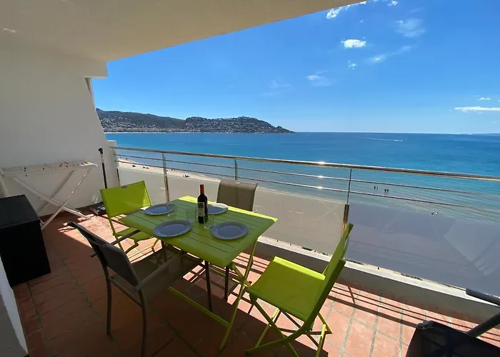 Apartment Miramar 44 Roses