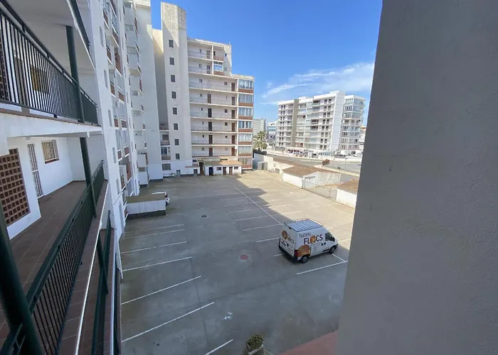 Miramar 44
