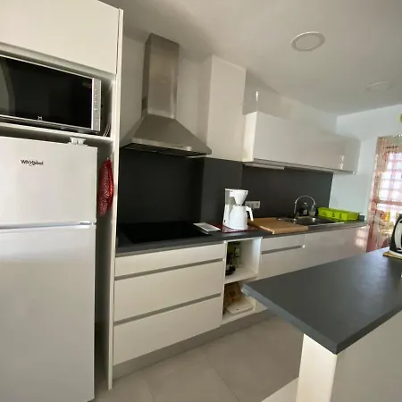 Miramar 44 Roses