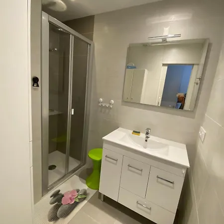 Miramar 44 Apartment *