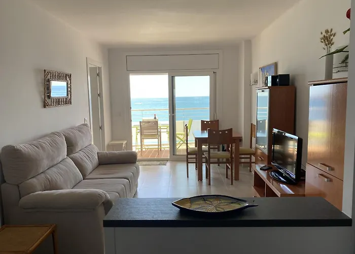 Miramar 44 * רוזס