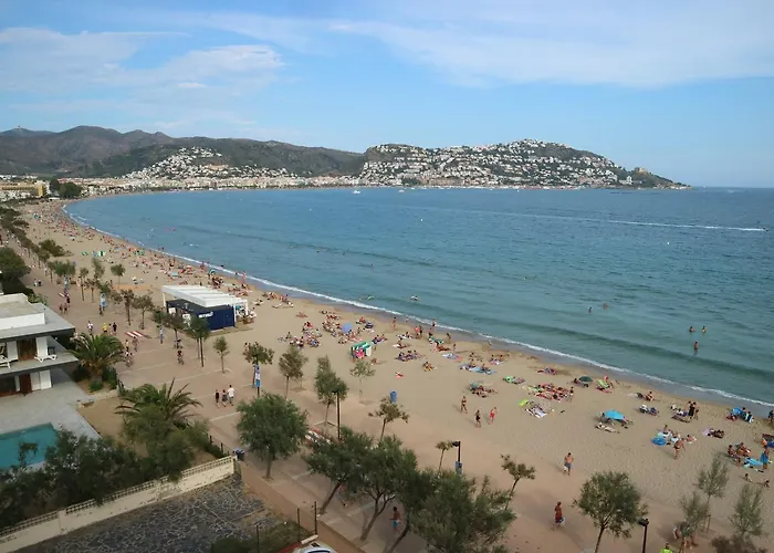 Miramar 44 * רוזס